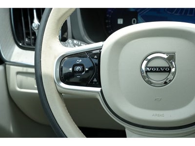 2025 Volvo XC60 Plus
