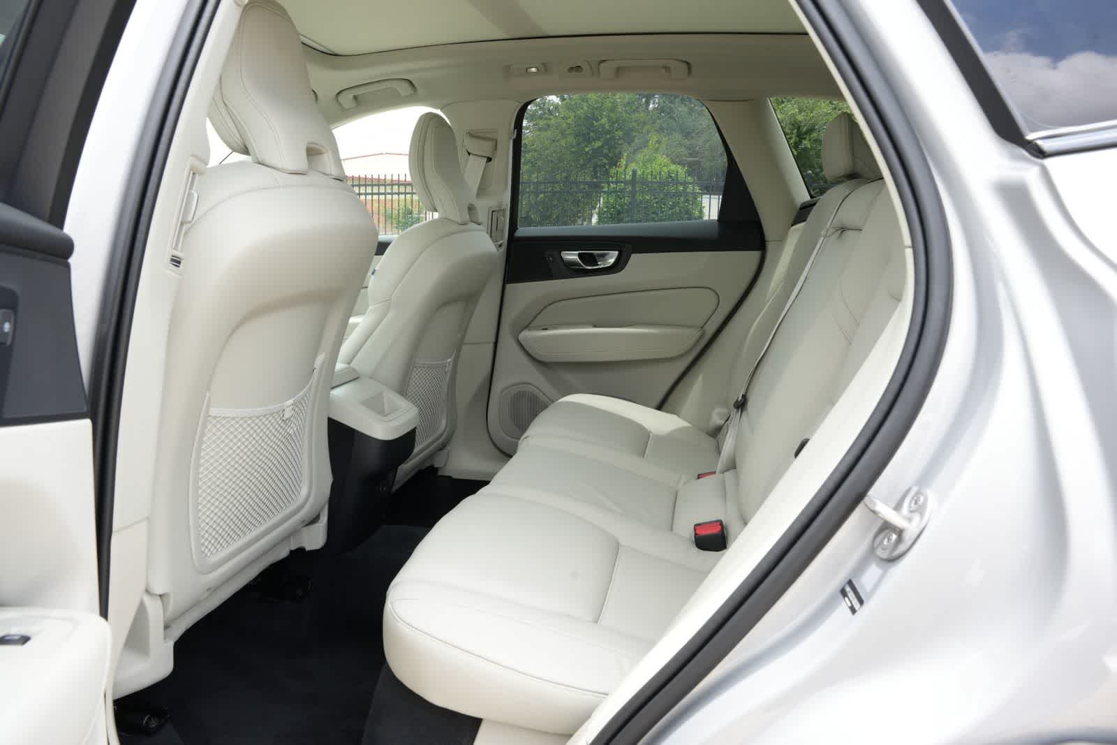 2025 Volvo XC60 Plus