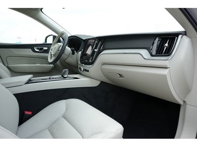 2025 Volvo XC60 Plus