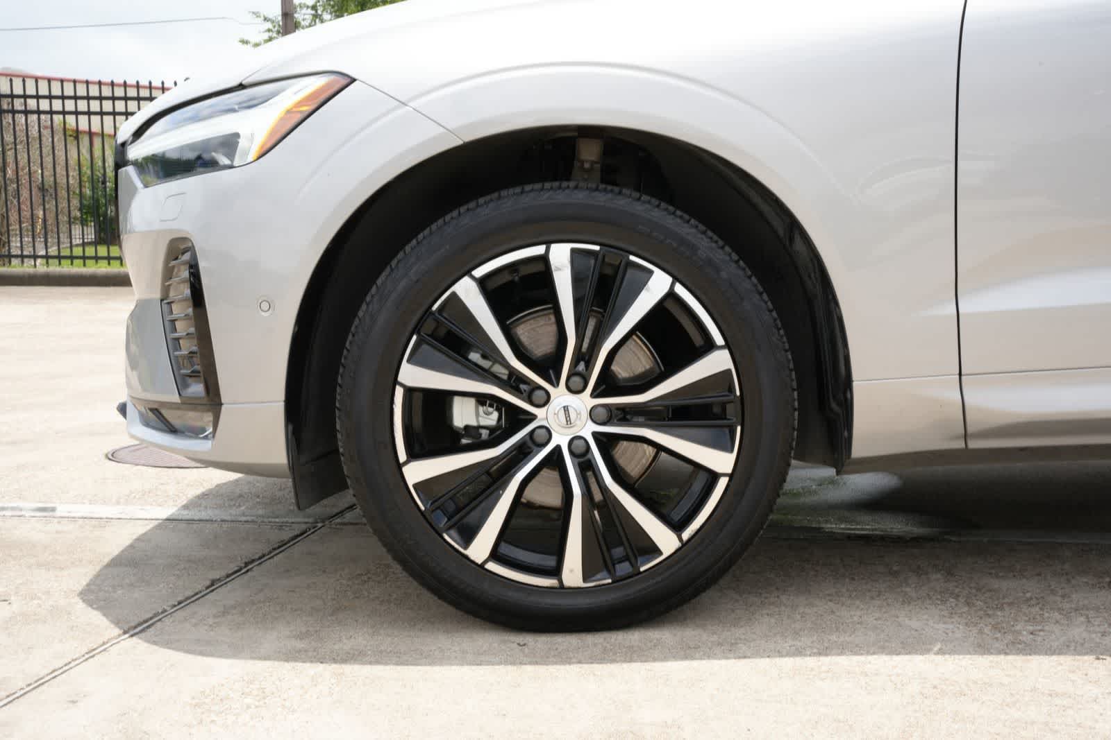 2025 Volvo XC60 Plus