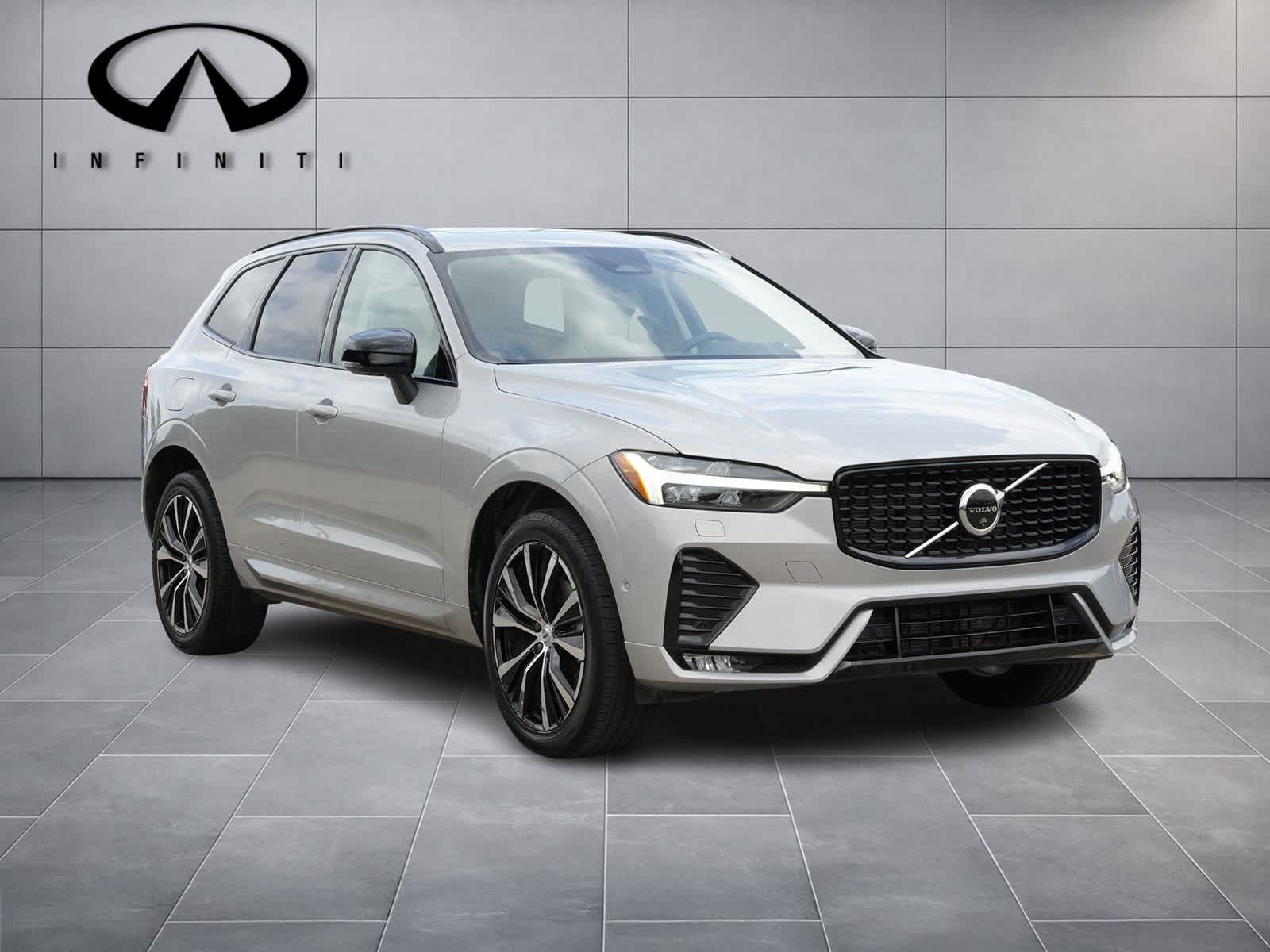 2025 Volvo XC60 Plus